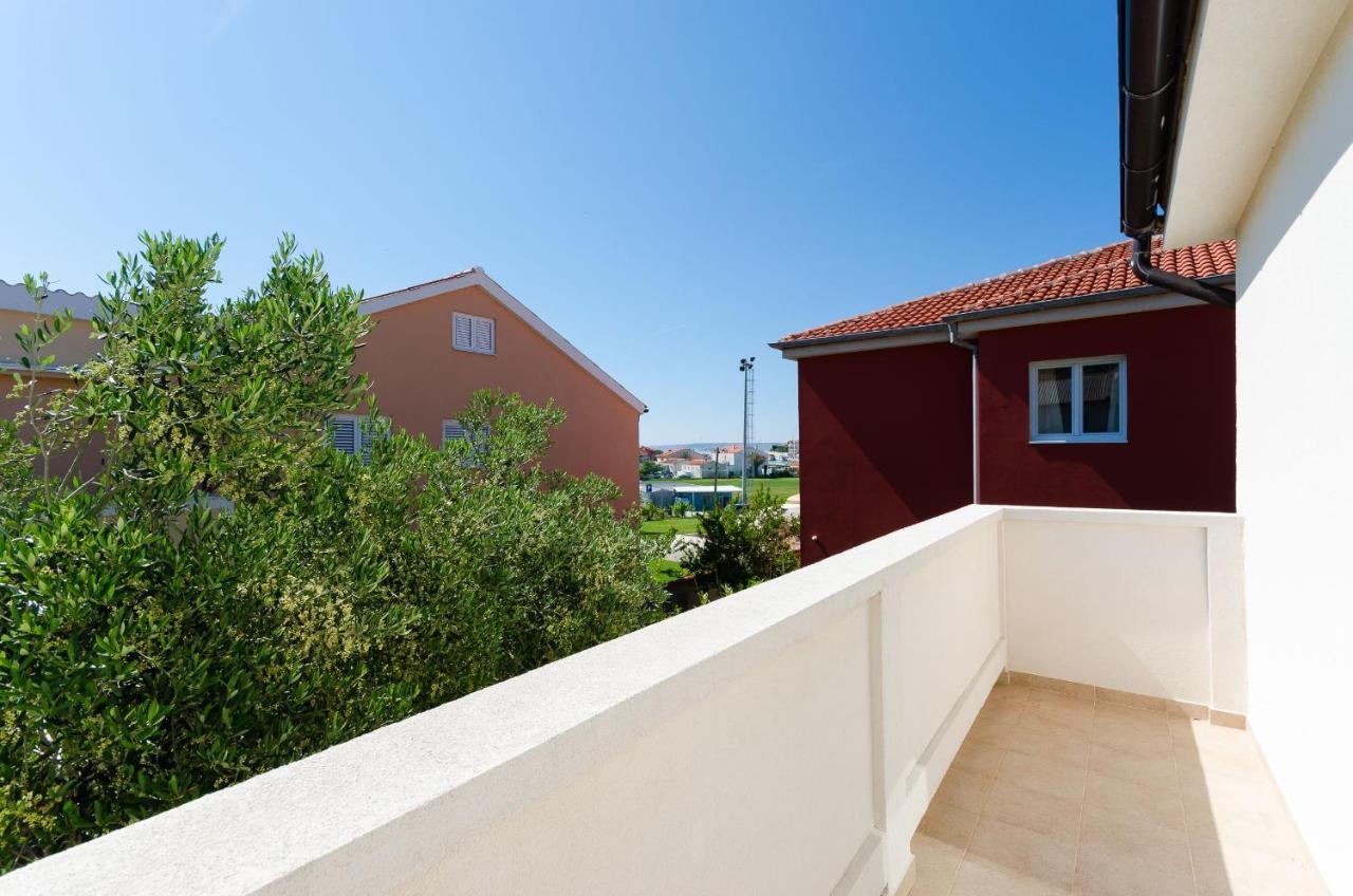 Apartments Toni Banjol エクステリア 写真