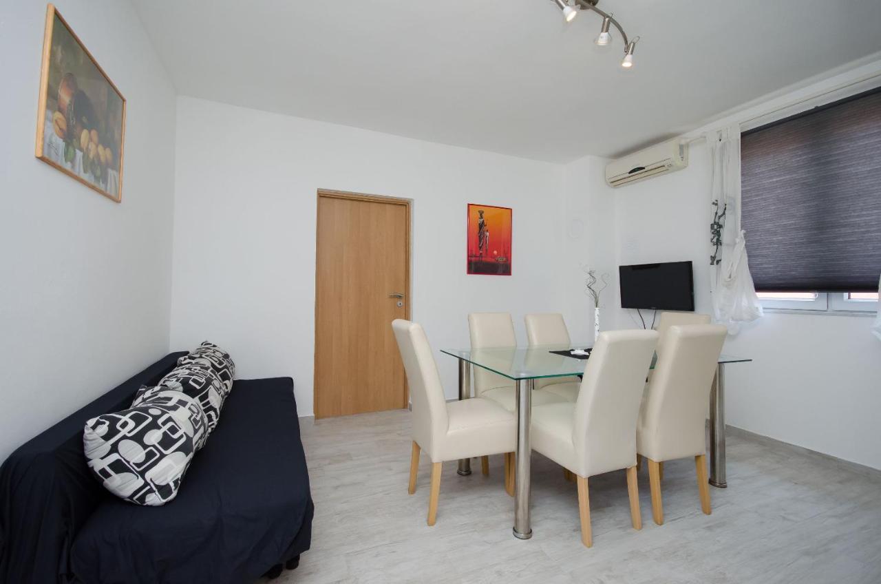 Apartments Toni Banjol エクステリア 写真