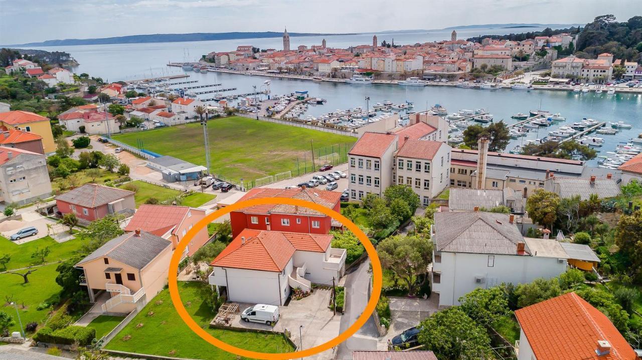 Apartments Toni Banjol エクステリア 写真