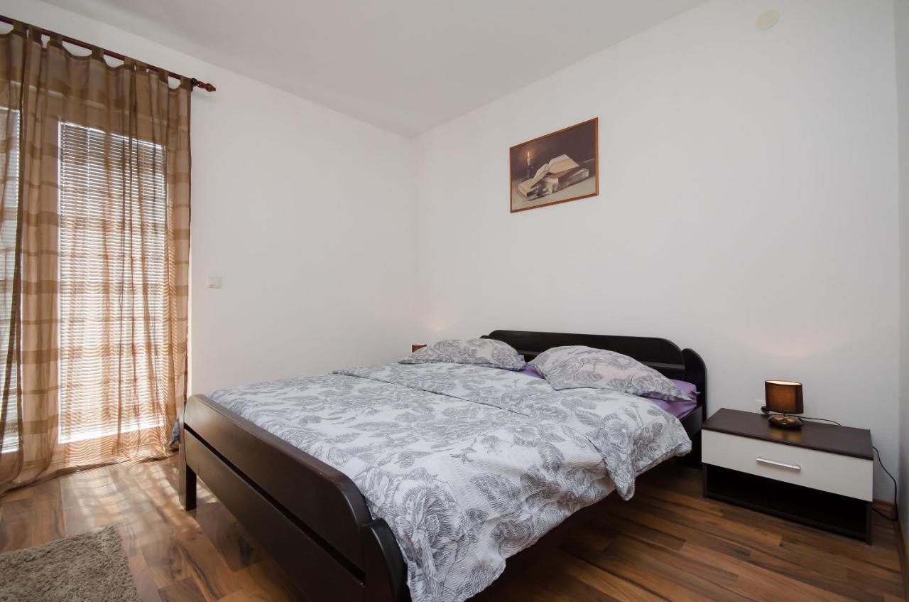 Apartments Toni Banjol エクステリア 写真