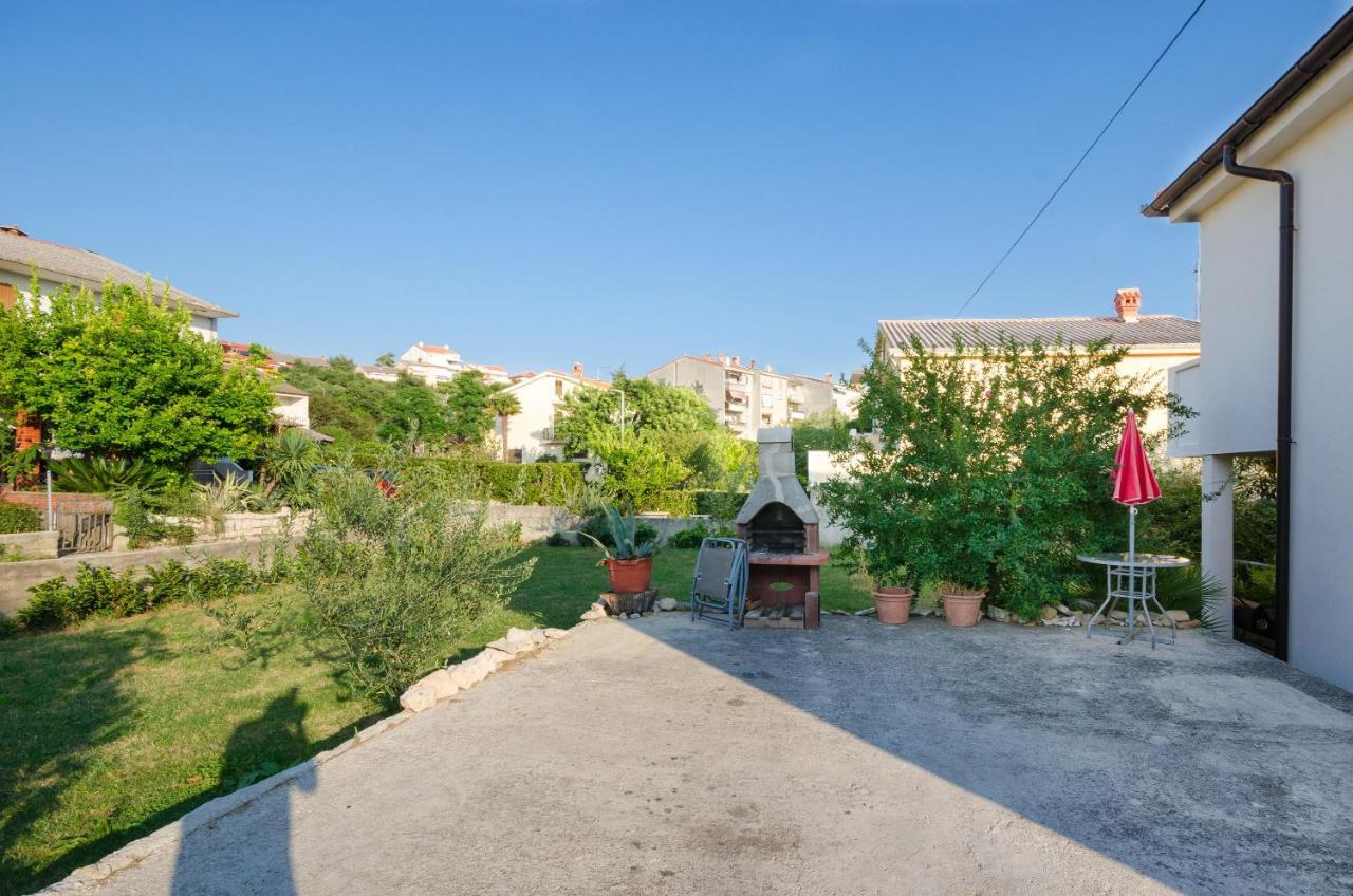 Apartments Toni Banjol エクステリア 写真